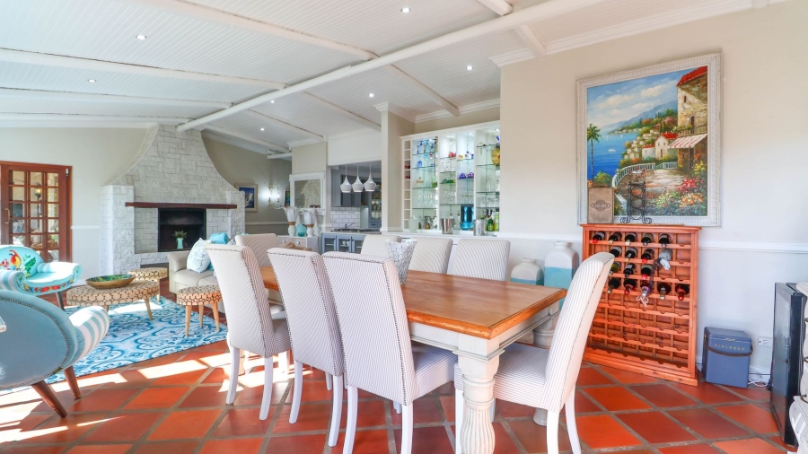 6 Bedroom Property for Sale in Kingfisher Creek Western Cape